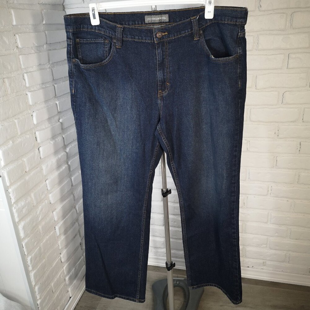 Denver Hayes Men's Size 42/30 Medium Wash Straight Fit Blue Jeans